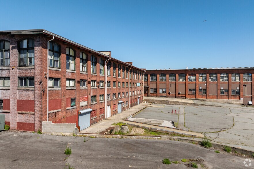 More Photos Of 330 Turner St, Attleboro Manufacturing For Lease