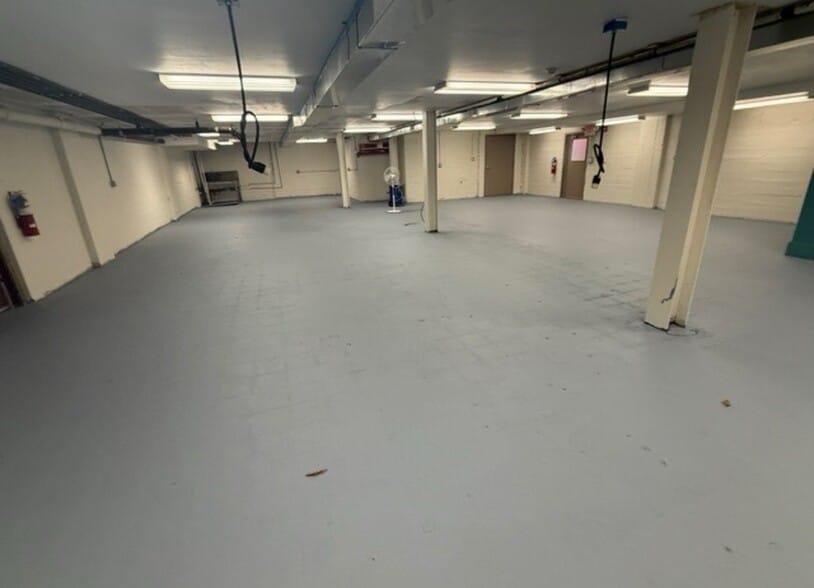 More Photos Of 342 Lexington Ave, Mount Kisco Light Distribution For Lease