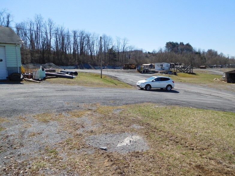 69 Middletown Rd, Fairmont, WV 26554 Service For Sale