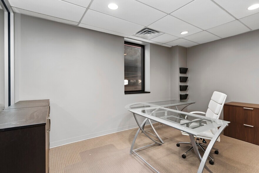 More Photos Of 403-405 N 2nd St, Harrisburg Office For Sale