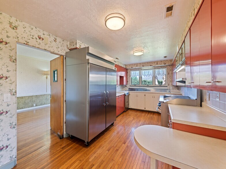 More Photos Of 142 Country Club Dr, Waynesville Hospitality For Sale