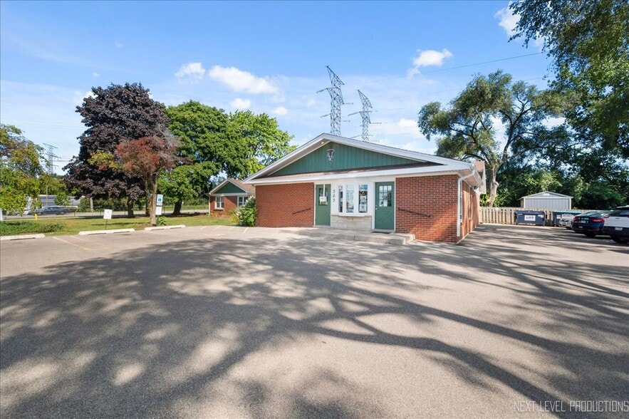 More Photos Of 565 E Saint Charles Rd, Carol Stream Healthcare For Sale