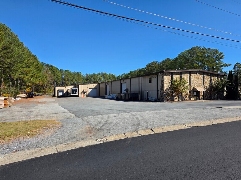 Primary Photo Of 318 Bell Park Dr, Woodstock Distribution For Lease