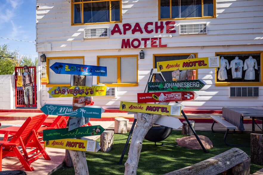 More Photos Of 166 S 400 E, Moab Hotel For Sale