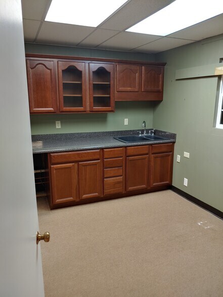 More Photos Of 8609 Kingston Pike, Knoxville Medical For Lease