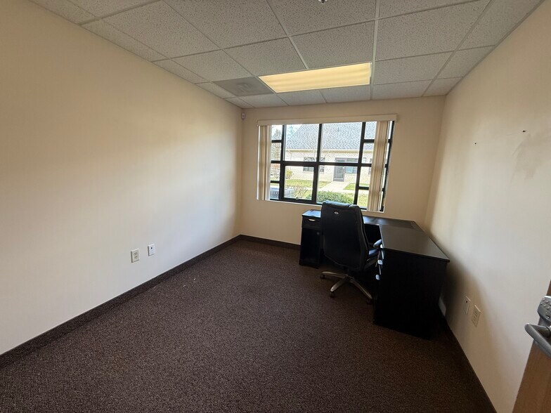 More Photos Of 9460 S Saginaw Rd, Grand Blanc Medical For Sale