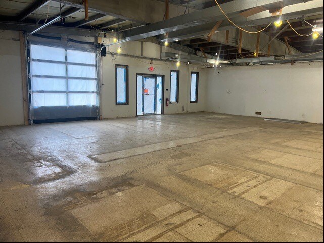 More Photos Of 9120 Perry Hwy, Pittsburgh Flex For Lease