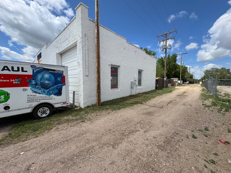 More Photos Of 305 Central Ave, Wiggins Auto Salvage Facility For Sale