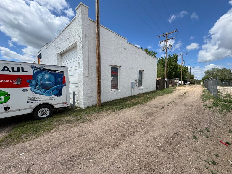 More Photos Of 305 Central Ave, Wiggins Auto Salvage Facility For Lease