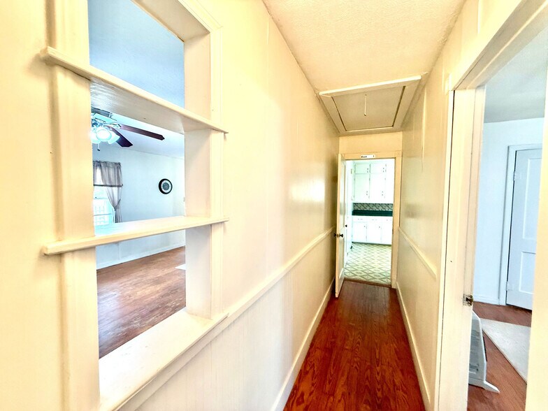 More Photos Of 9278 N Highway 77, Lexington Flex For Sale