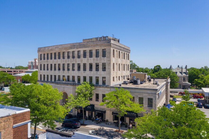 More Photos Of 105 S York St, Elmhurst Office For Lease