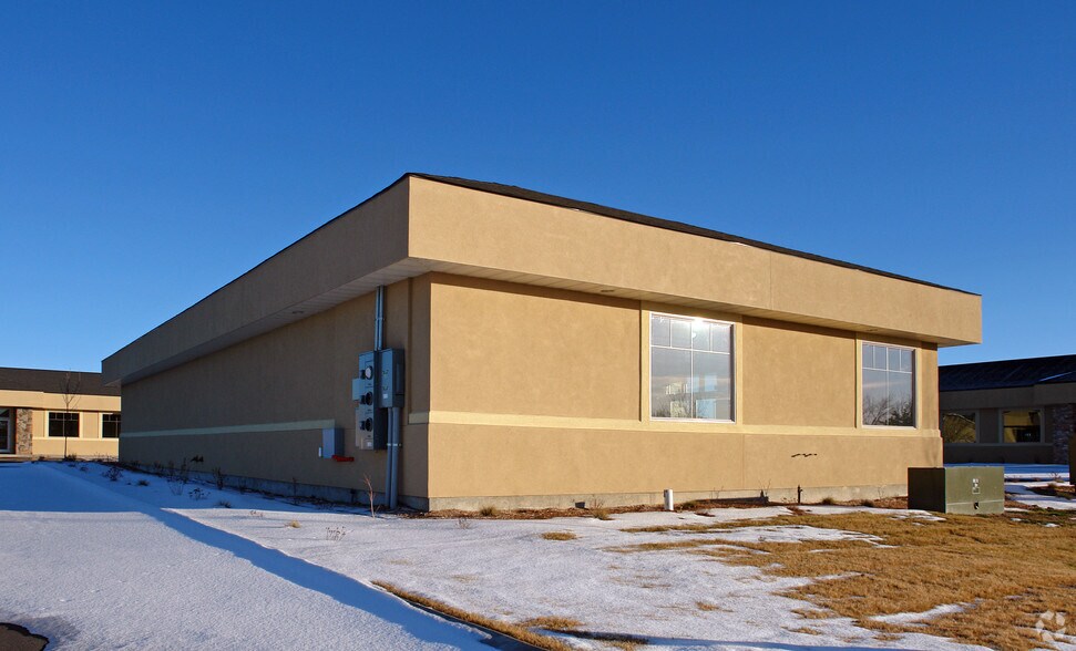 More Photos Of 200 N Seneca Springs Way, Star Office For Lease
