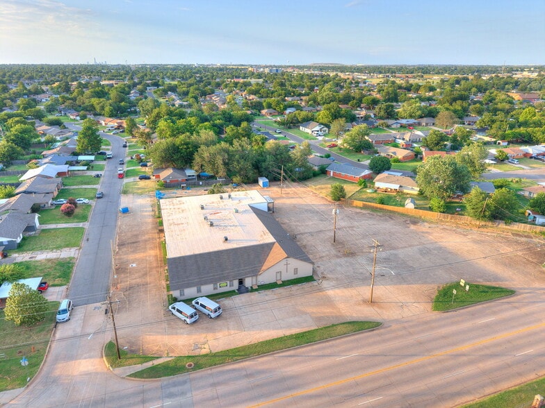 More Photos Of 809 SW 4th St, Moore Religious Facility For Sale