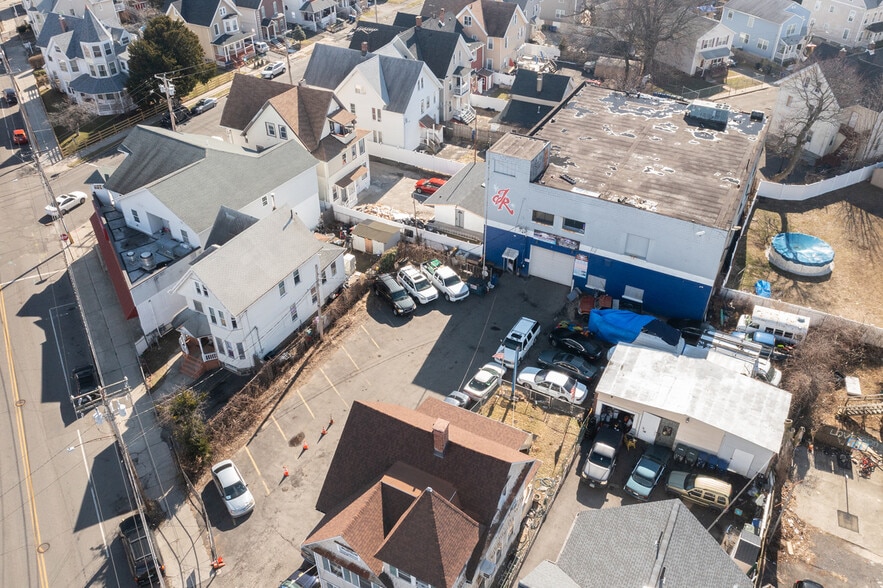 Primary Photo Of 105 Wood Ave, Bridgeport Light Manufacturing For Sale