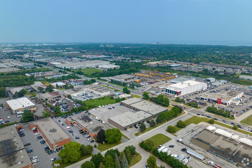 More Photos Of 4087 Harvester Rd, Burlington Showroom For Lease