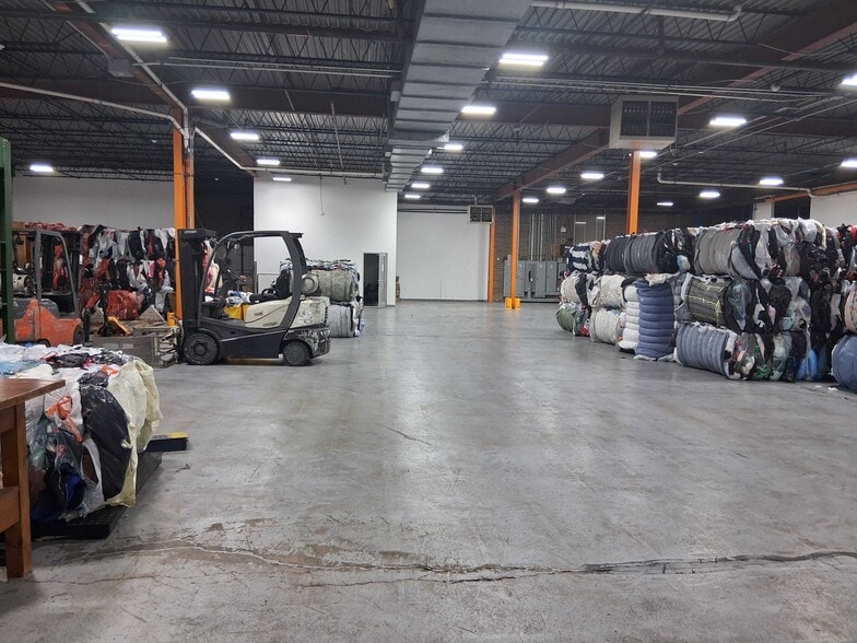 More Photos Of 600 Executive Blvd, Elmsford Manufacturing For Lease
