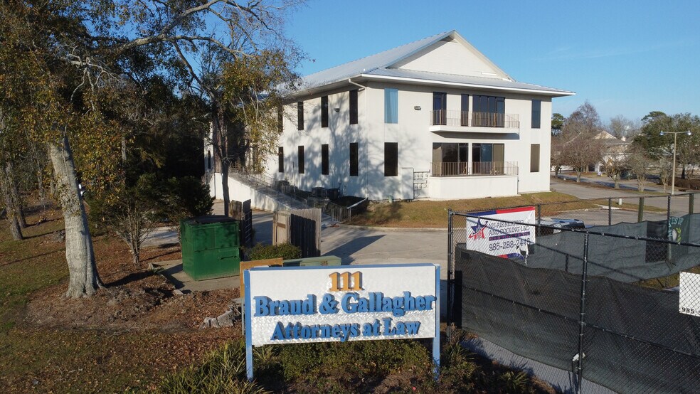 More Photos Of 111 N Causeway Blvd, Mandeville Office For Lease