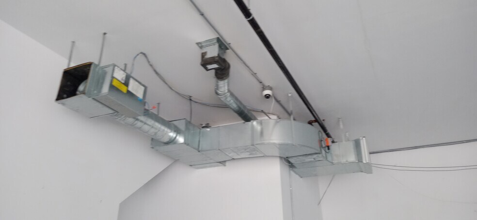 More Photos Of 65 Denzil Doyle Crt, Ottawa Light Distribution For Sale