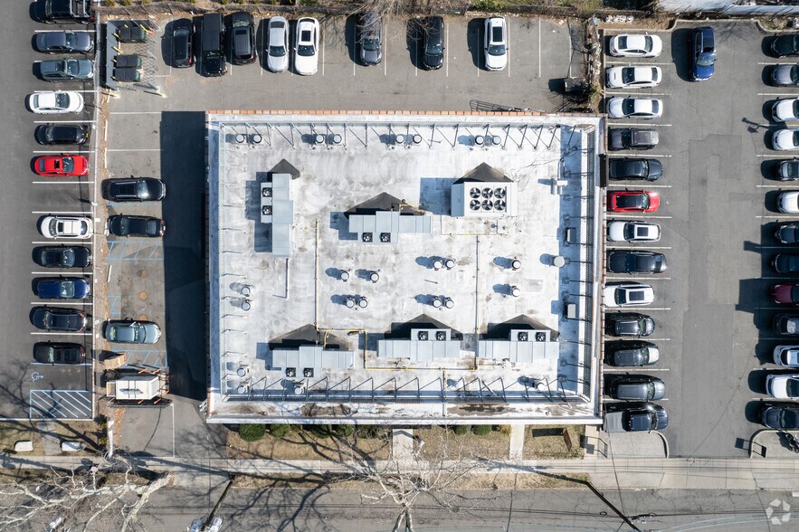 More Photos Of 500 Cortlandt St, Belleville Restaurant For Lease