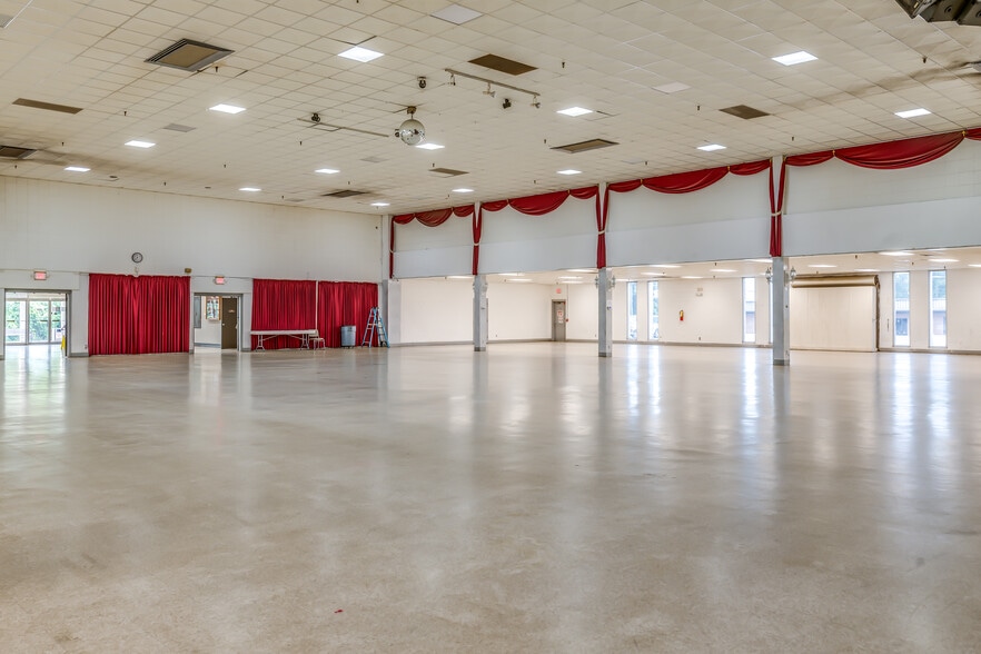 More Photos Of 555 Eastern Blvd, Montgomery Lodge Meeting Hall For Sale