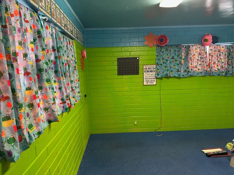 More Photos Of 2100 E Lambert Rd, La Habra Contractor Storage Yard For Sale