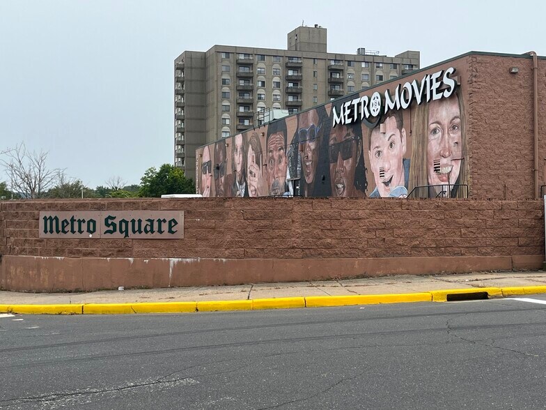 More Photos Of 190 Main St, Middletown General Retail For Lease