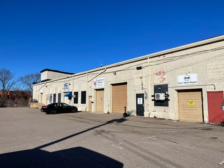 More Photos Of 273 Lenox St, Norwood Warehouse For Lease