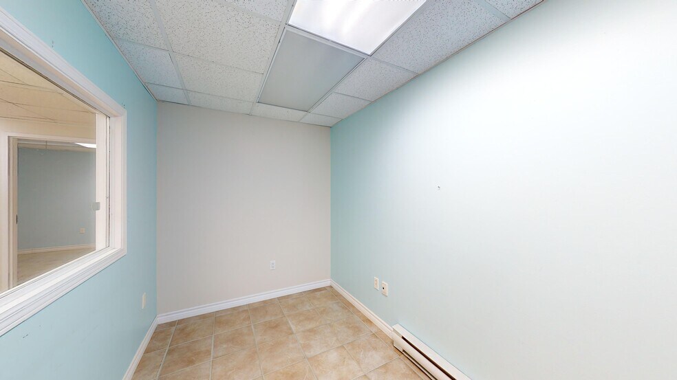 More Photos Of 2001 Rue Price, Saguenay Office Residential For Lease