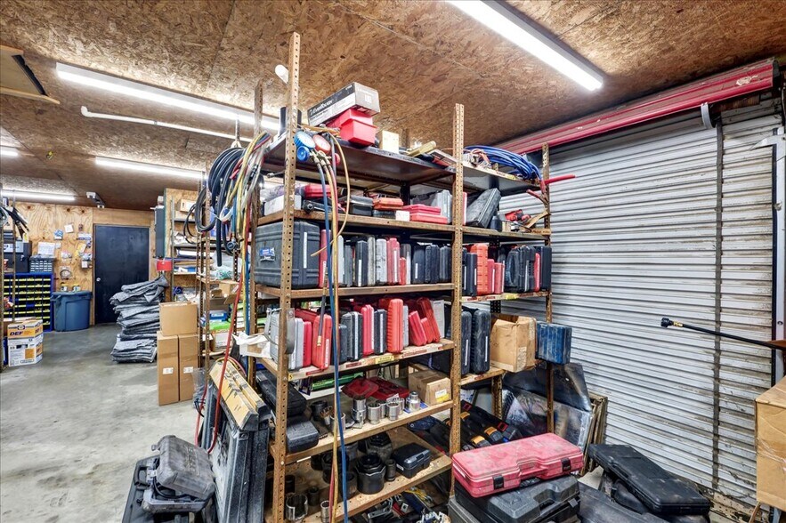 More Photos Of 133 W Blue Lick Rd, Shepherdsville Auto Repair For Sale