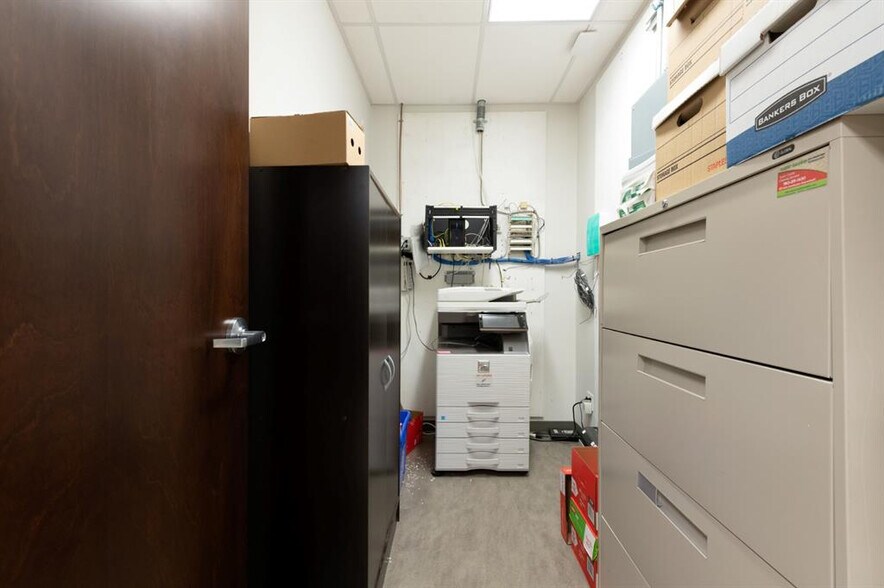 More Photos Of 380 Mackenzie Blvd, Fort McMurray Warehouse For Lease