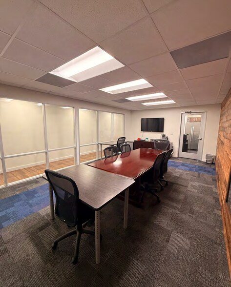 More Photos Of 2211 Buena Vista St, San Antonio Medical For Lease