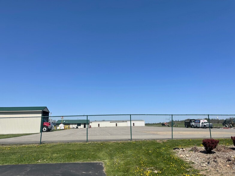 More Photos Of 600 Airport Rd, Wintersville Airplane Hangar For Lease