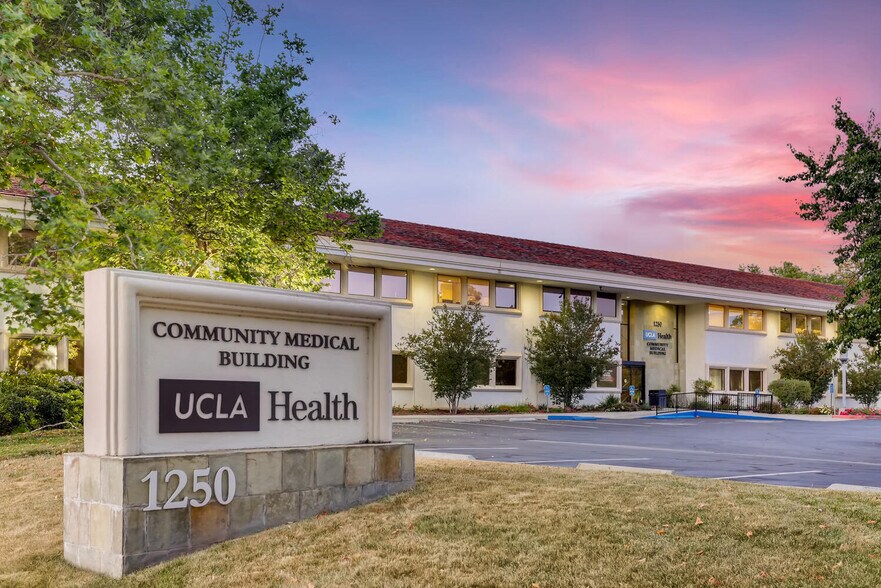 More Photos Of 1250 La Venta Dr, Westlake Village Medical For Lease