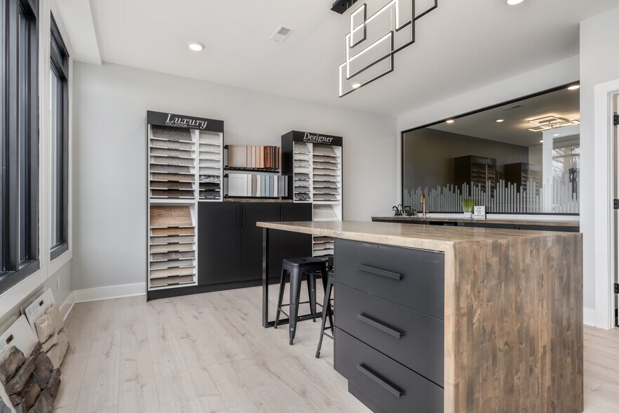 More Photos Of 840 Main St, Charlestown Office For Sale