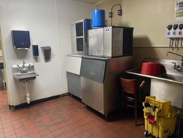 More Photos Of 3009 E Ash St, Goldsboro Restaurant For Sale