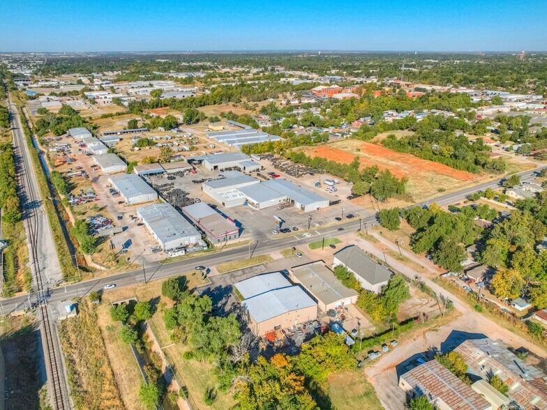 More Photos Of 520 N Meridian Ave, Oklahoma City Showroom For Lease