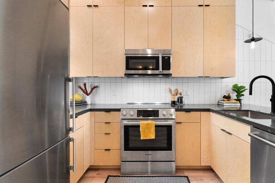 More Photos Of 202 Panetta Ave, Santa Cruz Flex For Sale