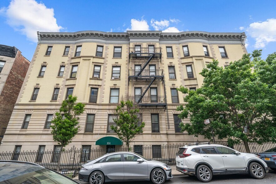More Photos Of 420 8th Ave, Brooklyn Hospital For Sale