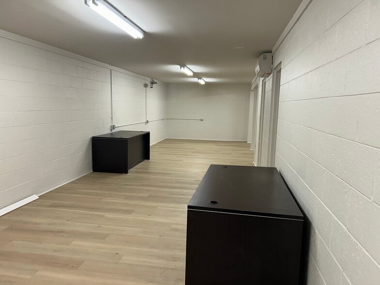 More Photos Of 3439 Myer Lee Dr, Winston-Salem Freestanding For Lease