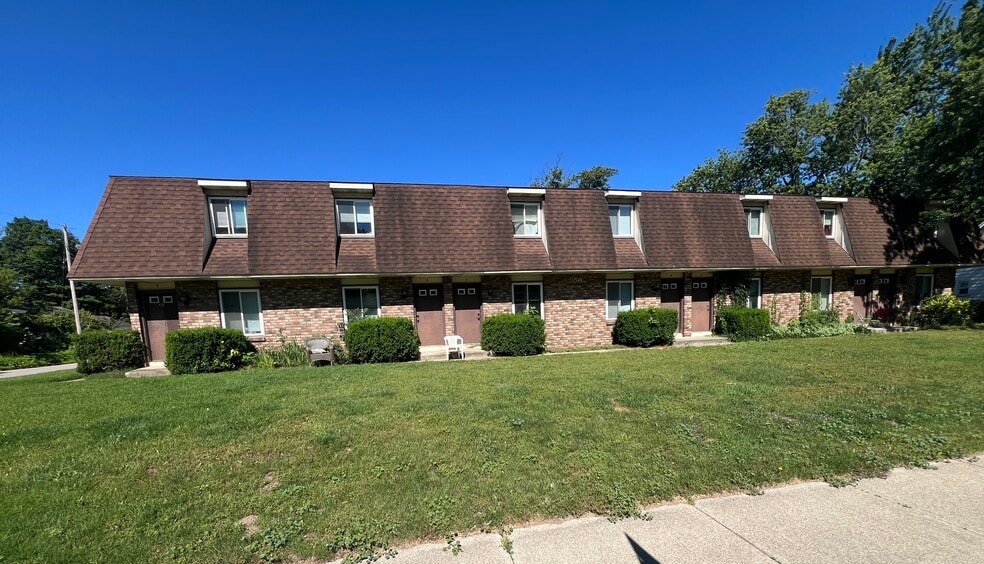 More Photos Of 956 Lincoln Ave, Holland Apartments For Sale