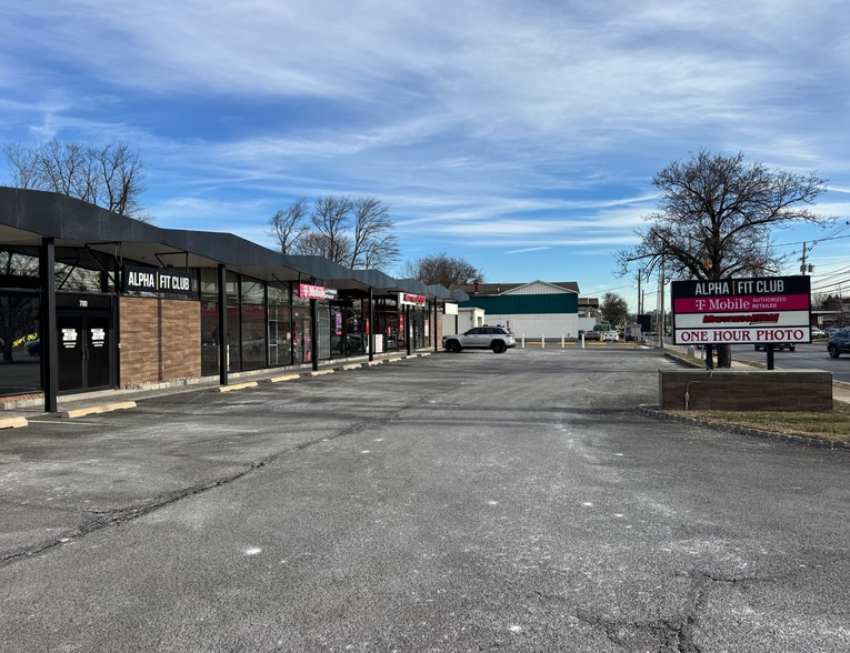 More Photos Of 688-700 Morris Tpke, Short Hills Storefront For Lease