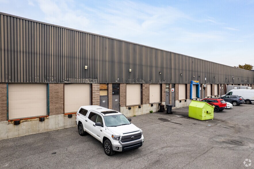 More Photos Of 7701-7749 Rue Cordner, Montréal Warehouse For Lease