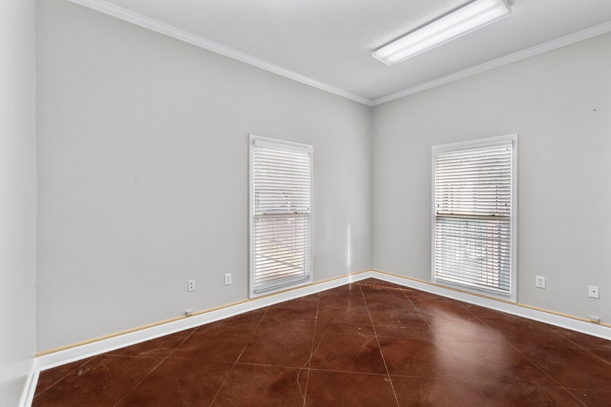 More Photos Of 403-C Towne Center Blvd, Ridgeland Office For Sale