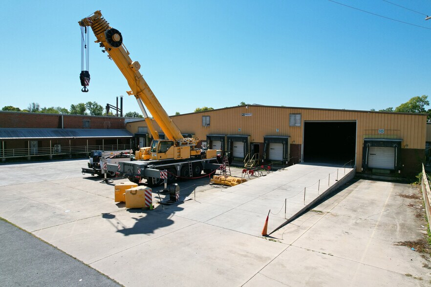 More Photos Of 351 Station Rd, Berryville Manufacturing For Sale