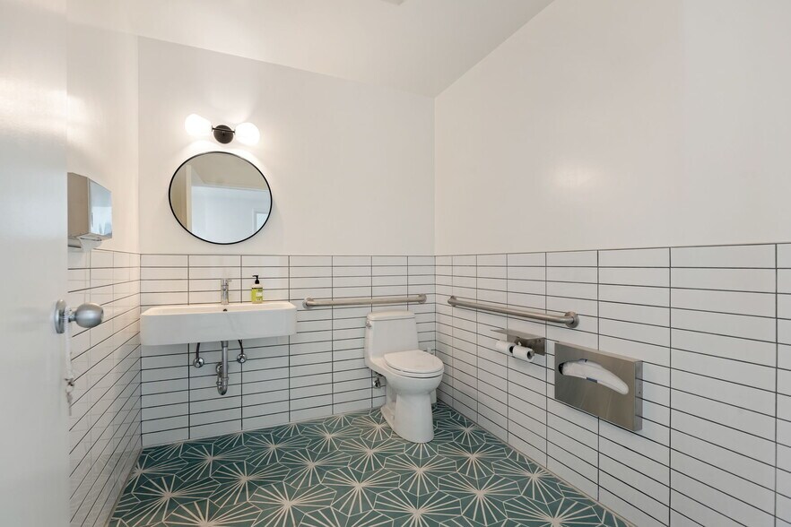 More Photos Of 5030-5036 Carpinteria Ave, Carpinteria Storefront Retail Office For Lease