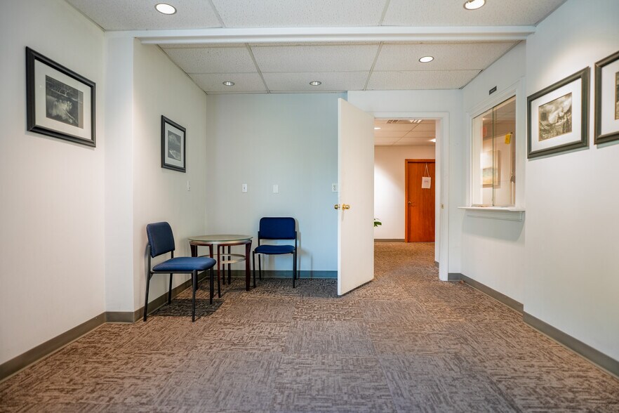 More Photos Of 35 Research Pky, Old Saybrook Light Manufacturing For Sale