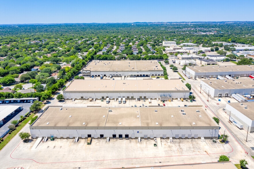 More Photos Of 12625 Wetmore Rd, San Antonio Unknown For Lease