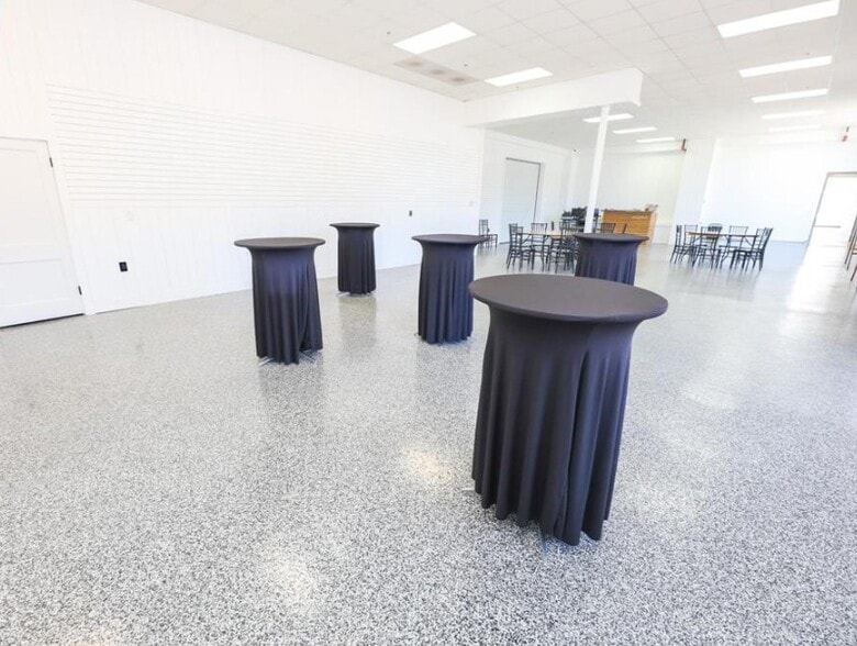 More Photos Of 1213 Broadway St, Alexandria General Retail For Sale