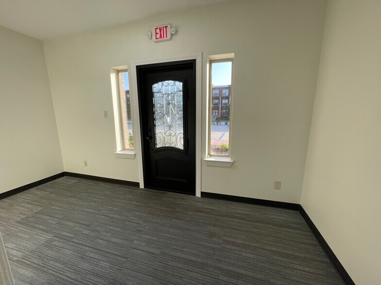 More Photos Of 3111 Unicorn Lake Blvd, Denton Storefront Retail Office For Lease