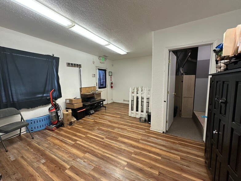 More Photos Of 945 Alder Dr N, Salem Office For Lease